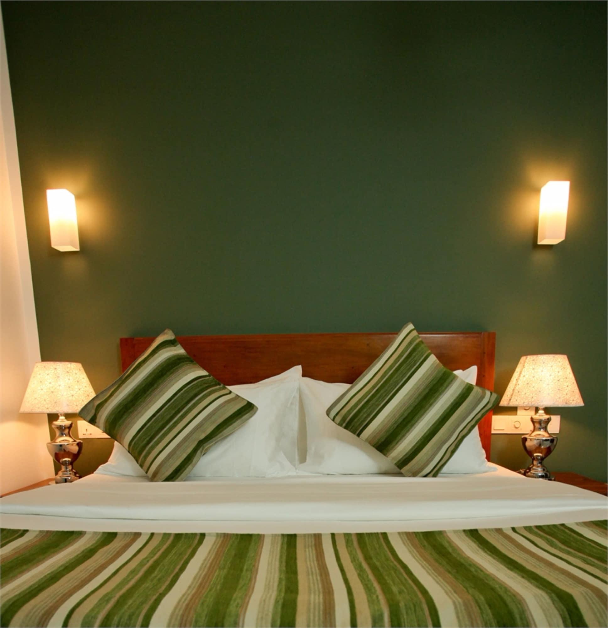 Hotel Travellers Nest Канди Екстериор снимка