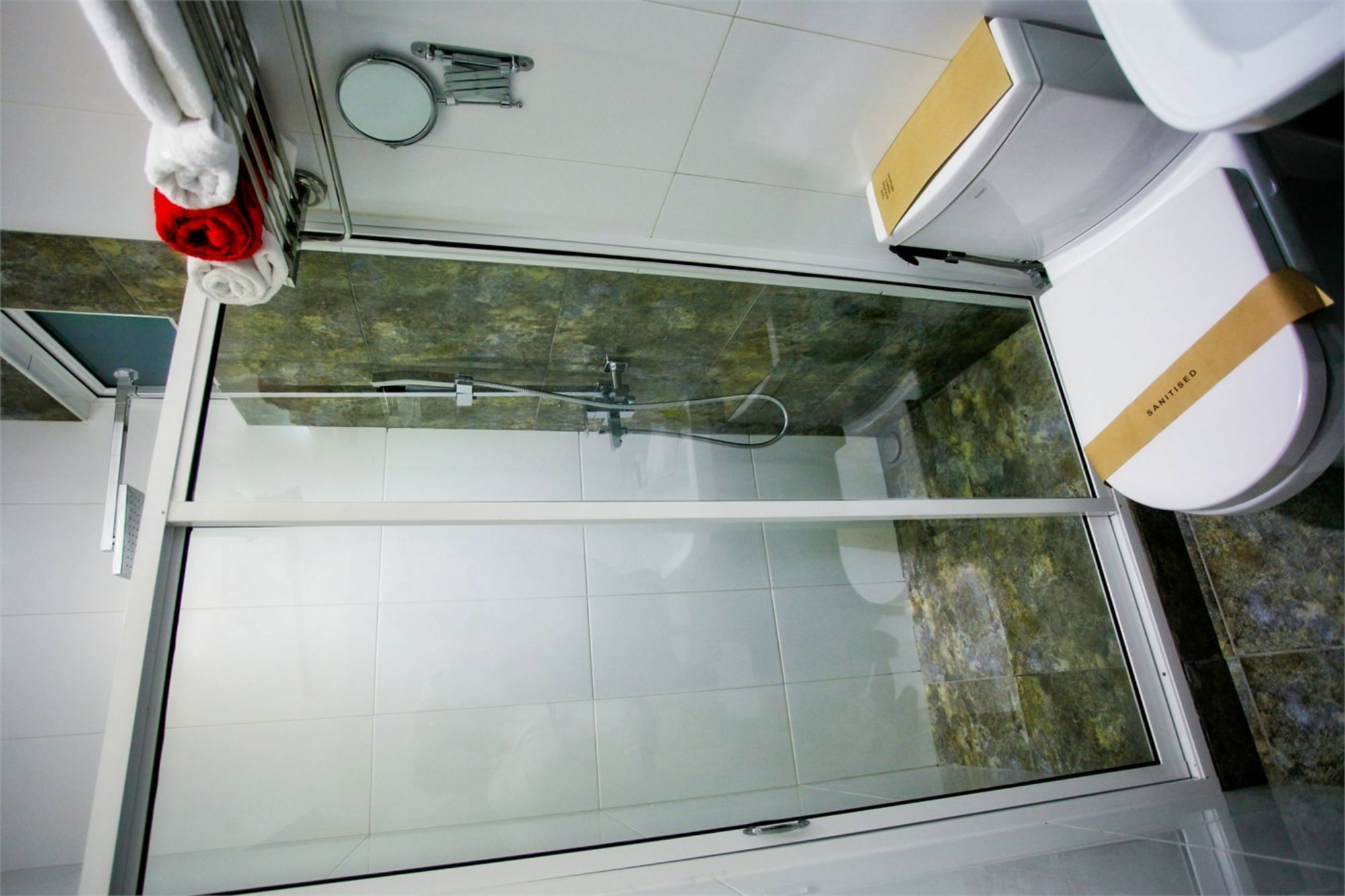 Hotel Travellers Nest Канди Екстериор снимка